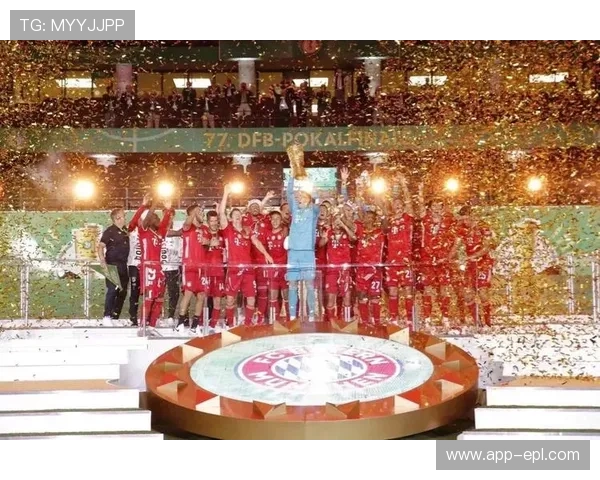 巴黎FC球迷远征科威特，超级杯现场助威声压主队